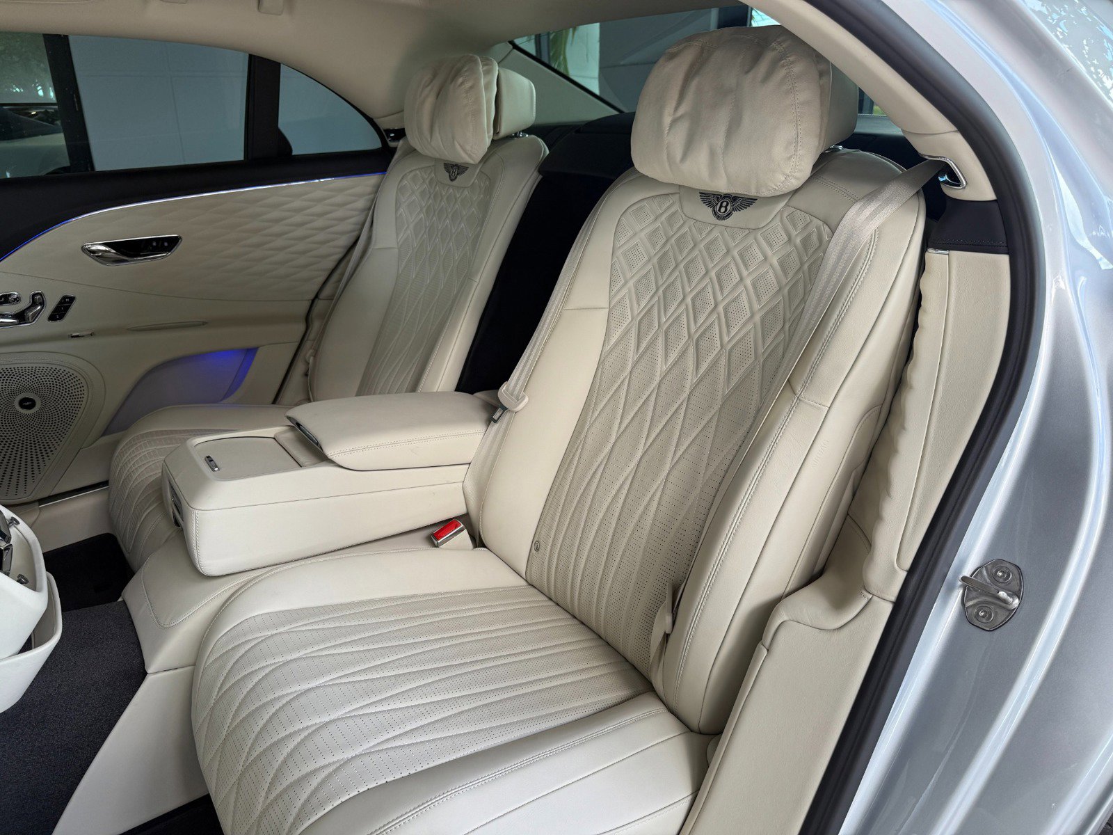 Used 2022 Bentley Flying Spur W12 image 26