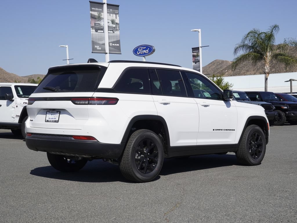 New 2026 Jeep Grand Cherokee Altitude AWD/4WD image 4