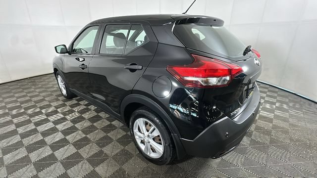 Used 2020 Nissan Kicks S FWD image 4