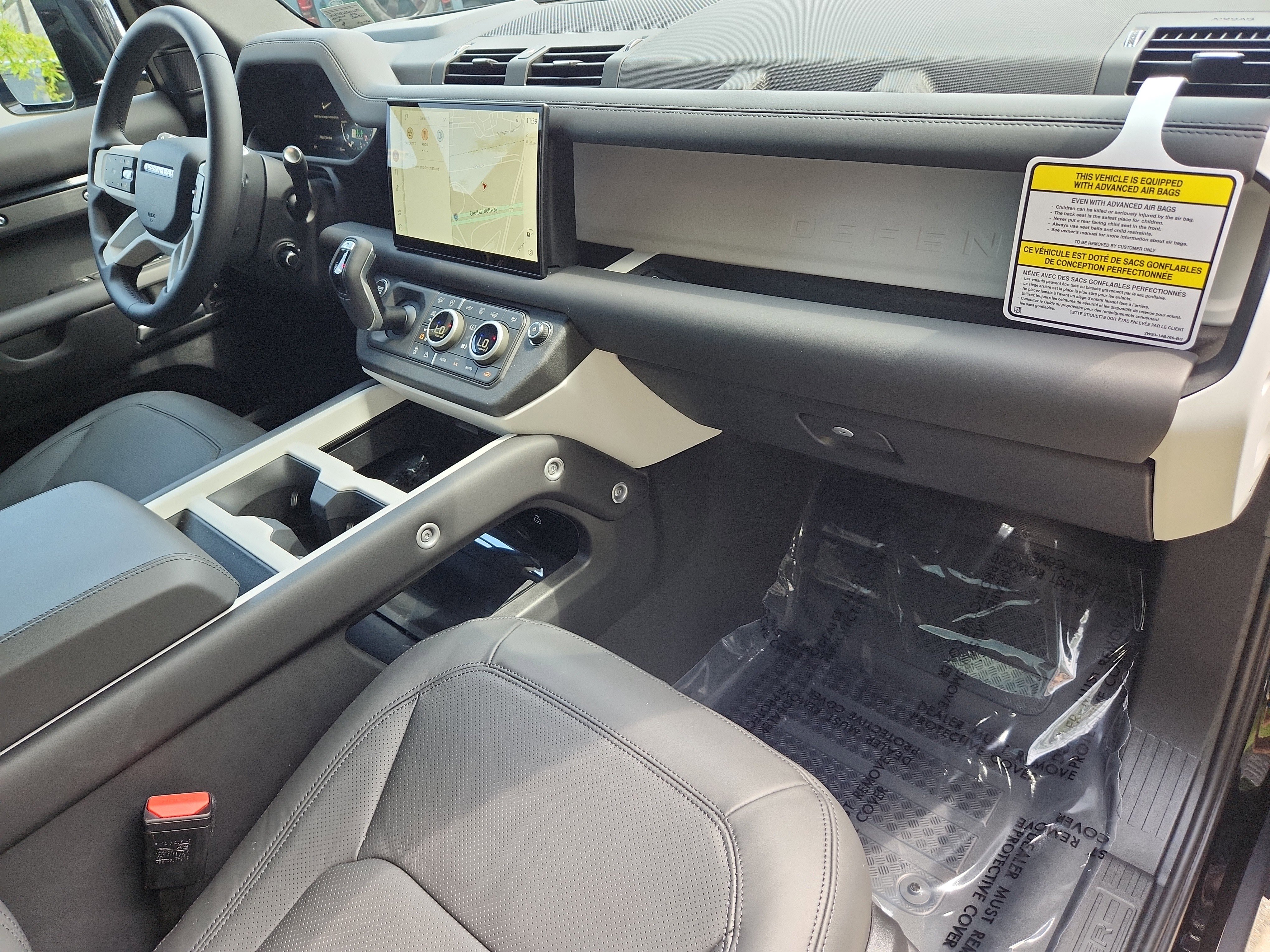 Used 2025 Land Rover Defender 130 S image 26