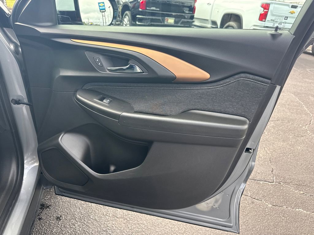 Used 2023 Chevrolet TrailBlazer ACTIV image 15