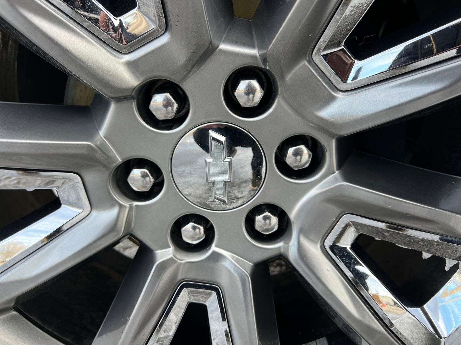 Used 2019 Chevrolet Suburban Premier image 40