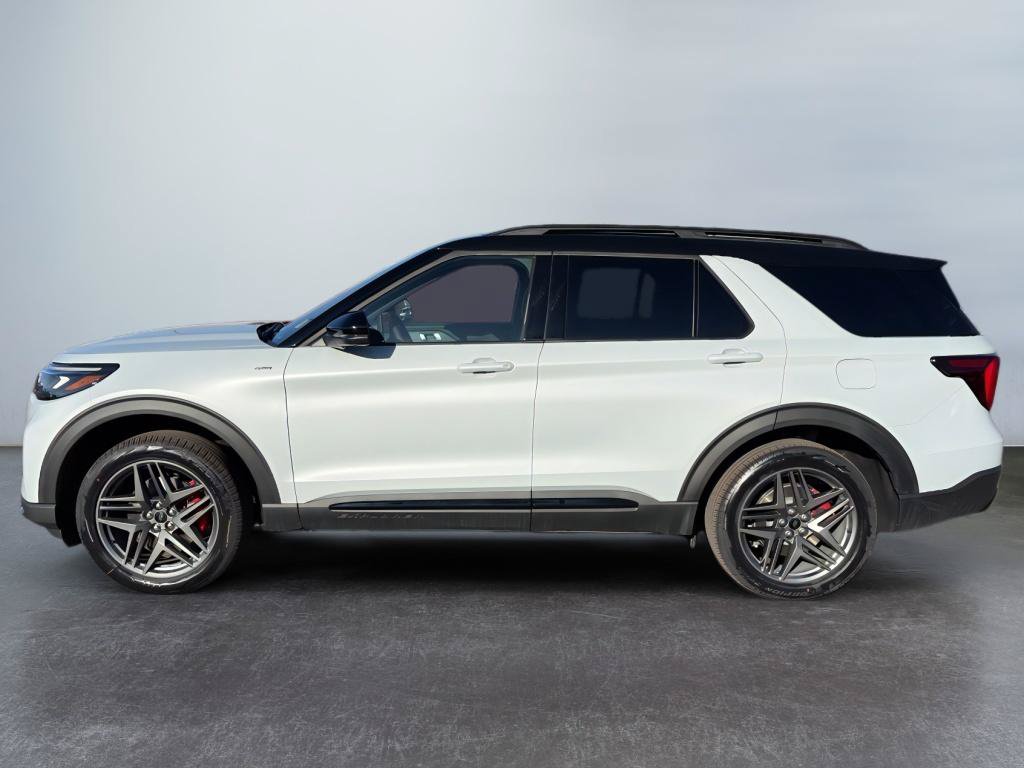 New 2026 Ford Explorer ST-Line w/ ST-Line Street Pack AWD/4WD image 2