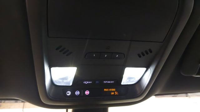 Used 2022 Buick Enclave Essence FWD image 32
