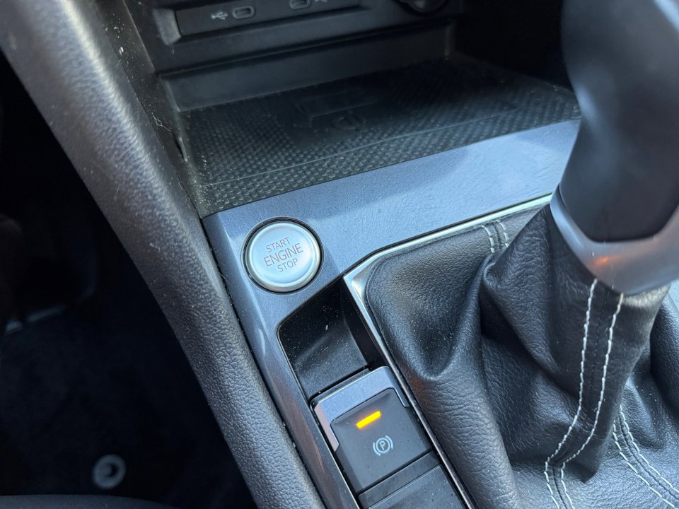 Used 2022 Volkswagen Tiguan SE image 23