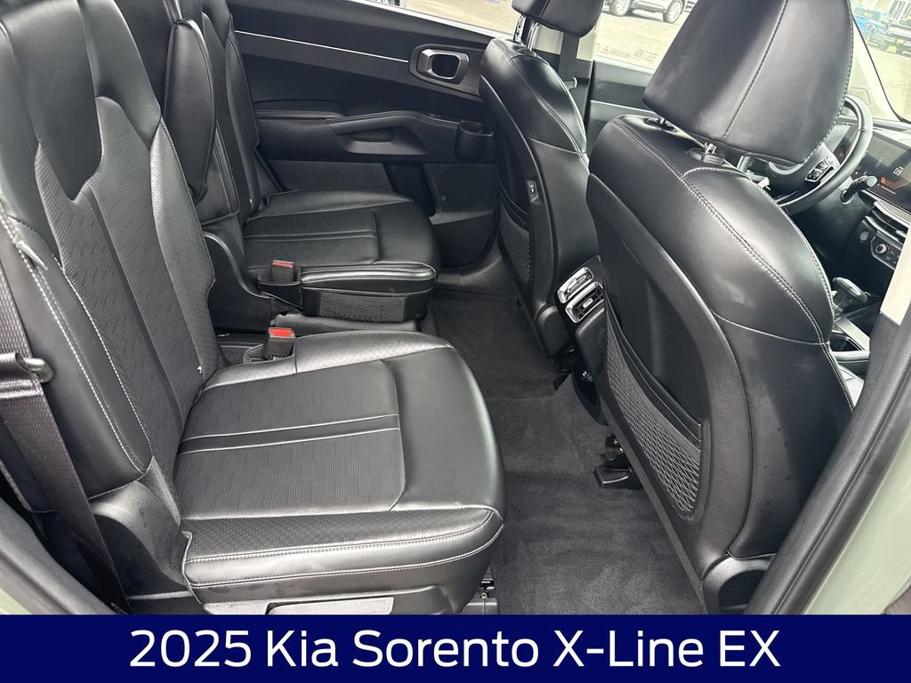 Used 2025 Kia Sorento X-Line EX AWD/4WD image 14