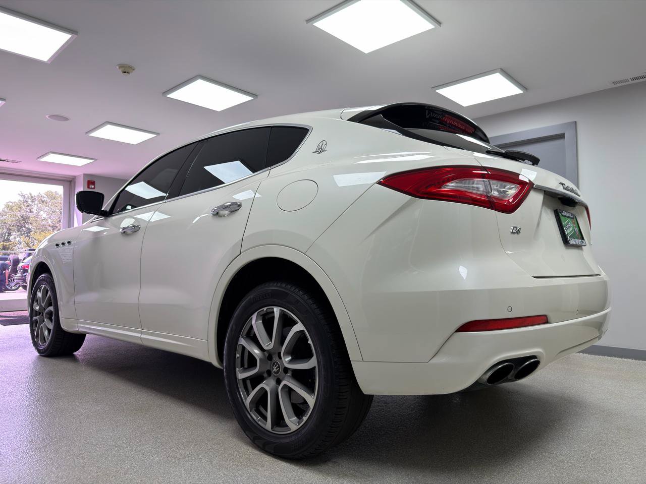 Used 2020 Maserati Levante AWD/4WD image 5