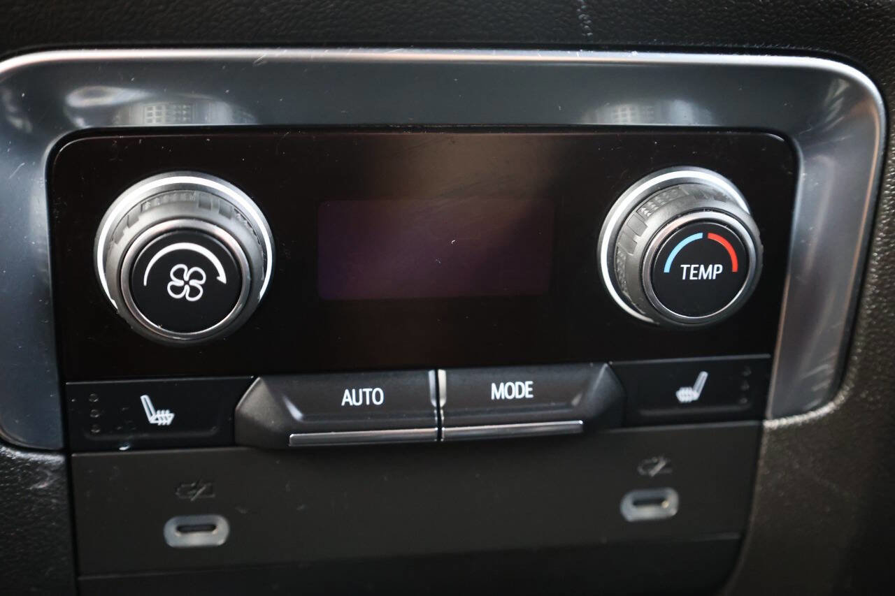 Used 2022 Chevrolet Tahoe Z71 w/ Luxury Package image 23