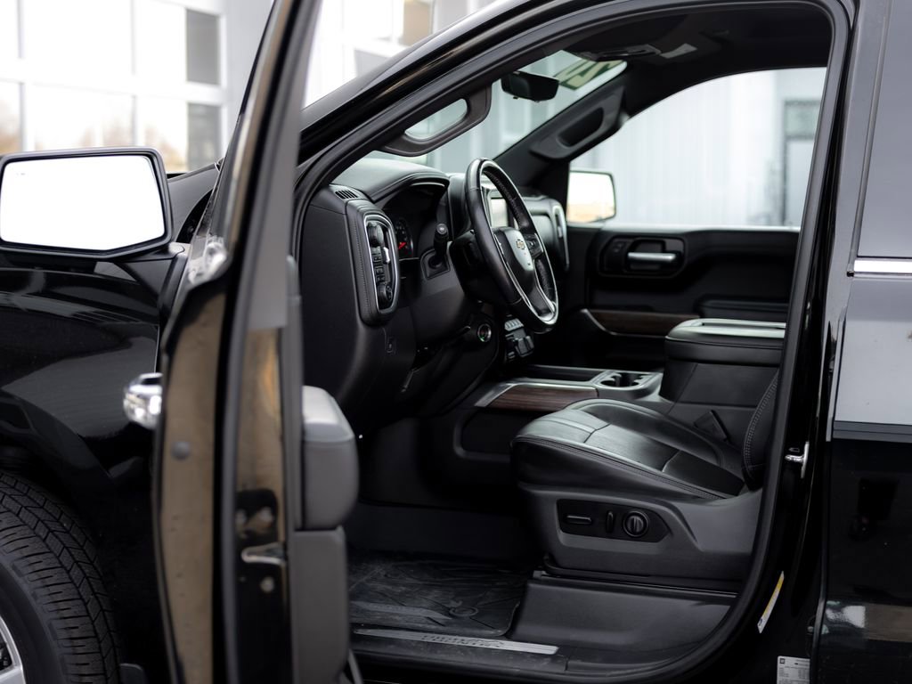 Used 2020 Chevrolet Silverado 1500 High Country w/ Technology Package AWD/4WD image 27