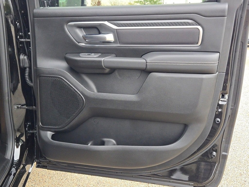 New 2026 RAM 1500 4x4 Crew Cab image 12