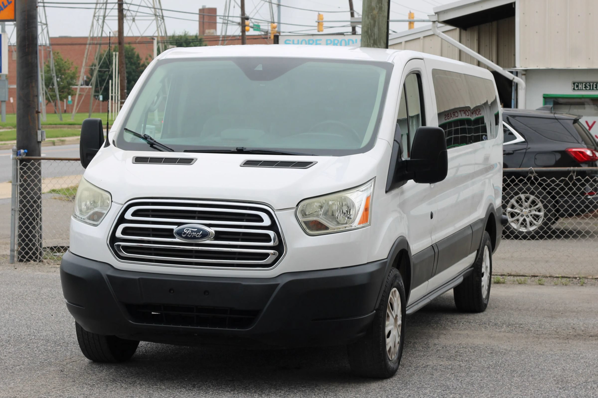 Used 2015 Ford Transit 350 XLT RWD image 3