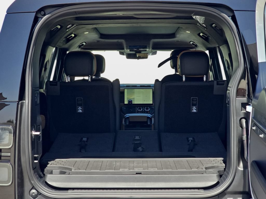 New 2026 Land Rover Defender 130 V8 AWD/4WD image 12