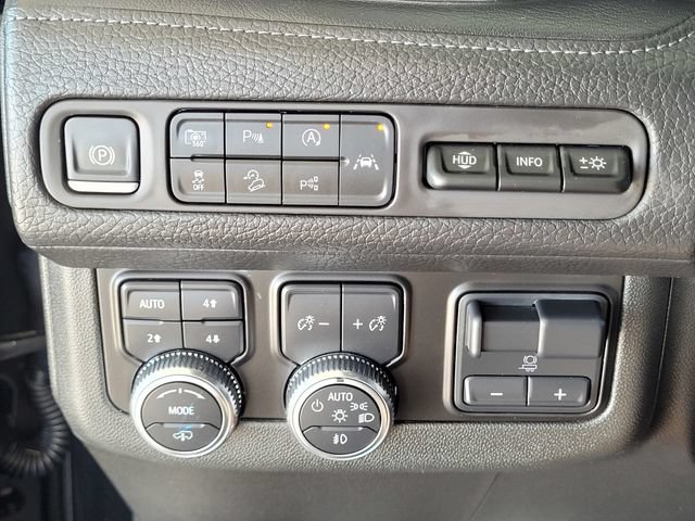 Used 2024 GMC Yukon Denali w/ Advanced Technology Package AWD/4WD image 12