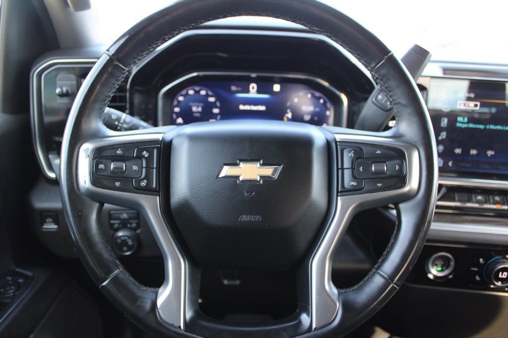 Used 2023 Chevrolet Silverado 1500 LT image 29