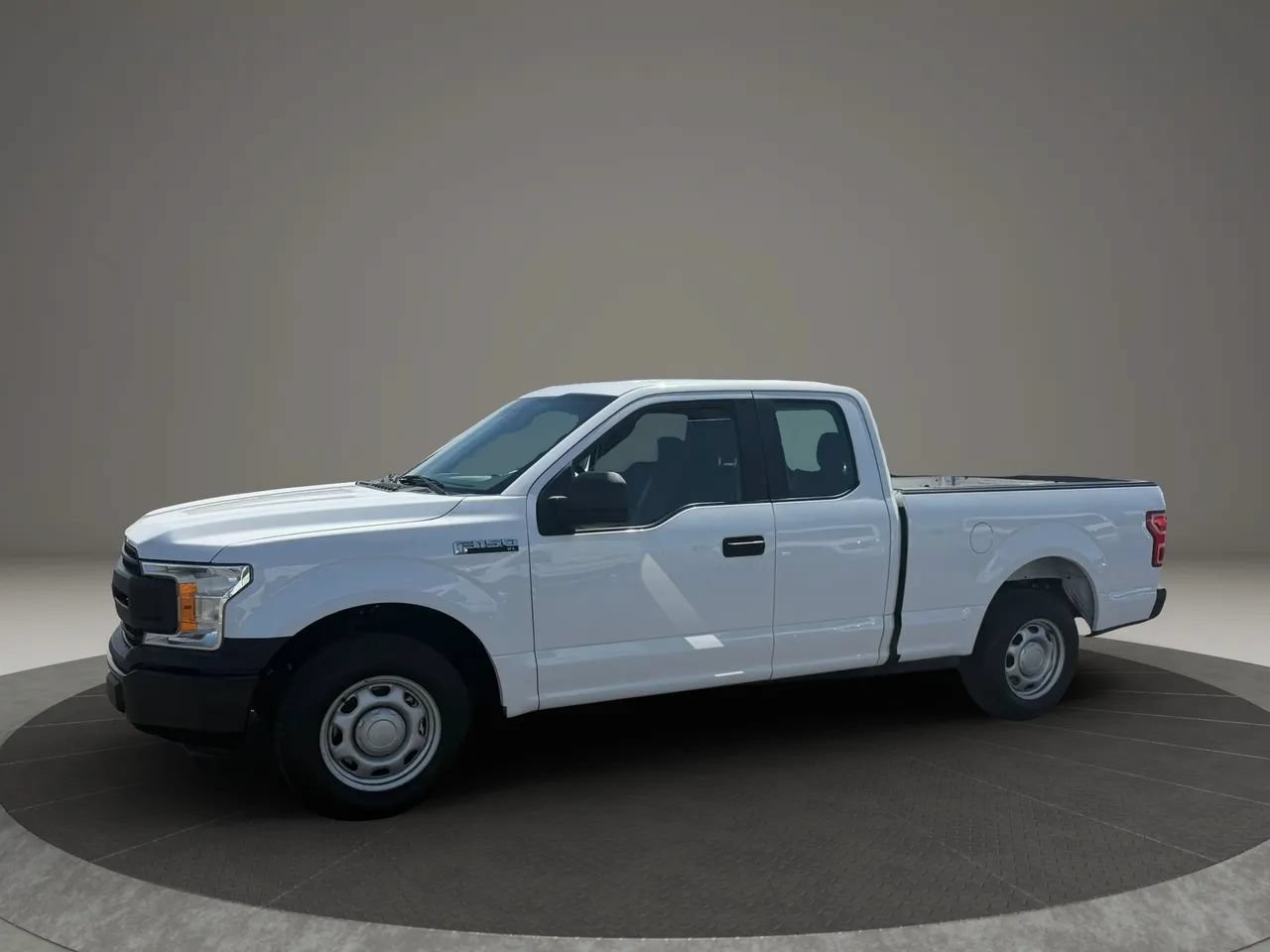 Used 2018 Ford F150 XL w/ Equipment Group 101A Mid RWD image 2