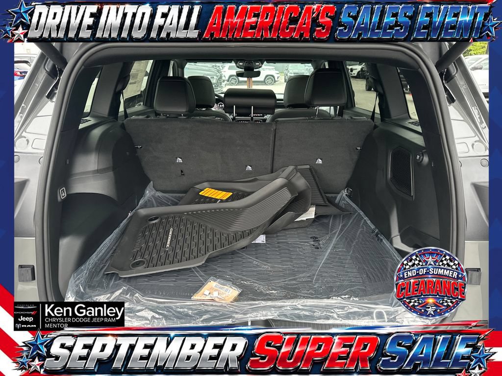 New 2026 Jeep Cherokee Overland w/ Trailer Tow Group AWD/4WD image 9