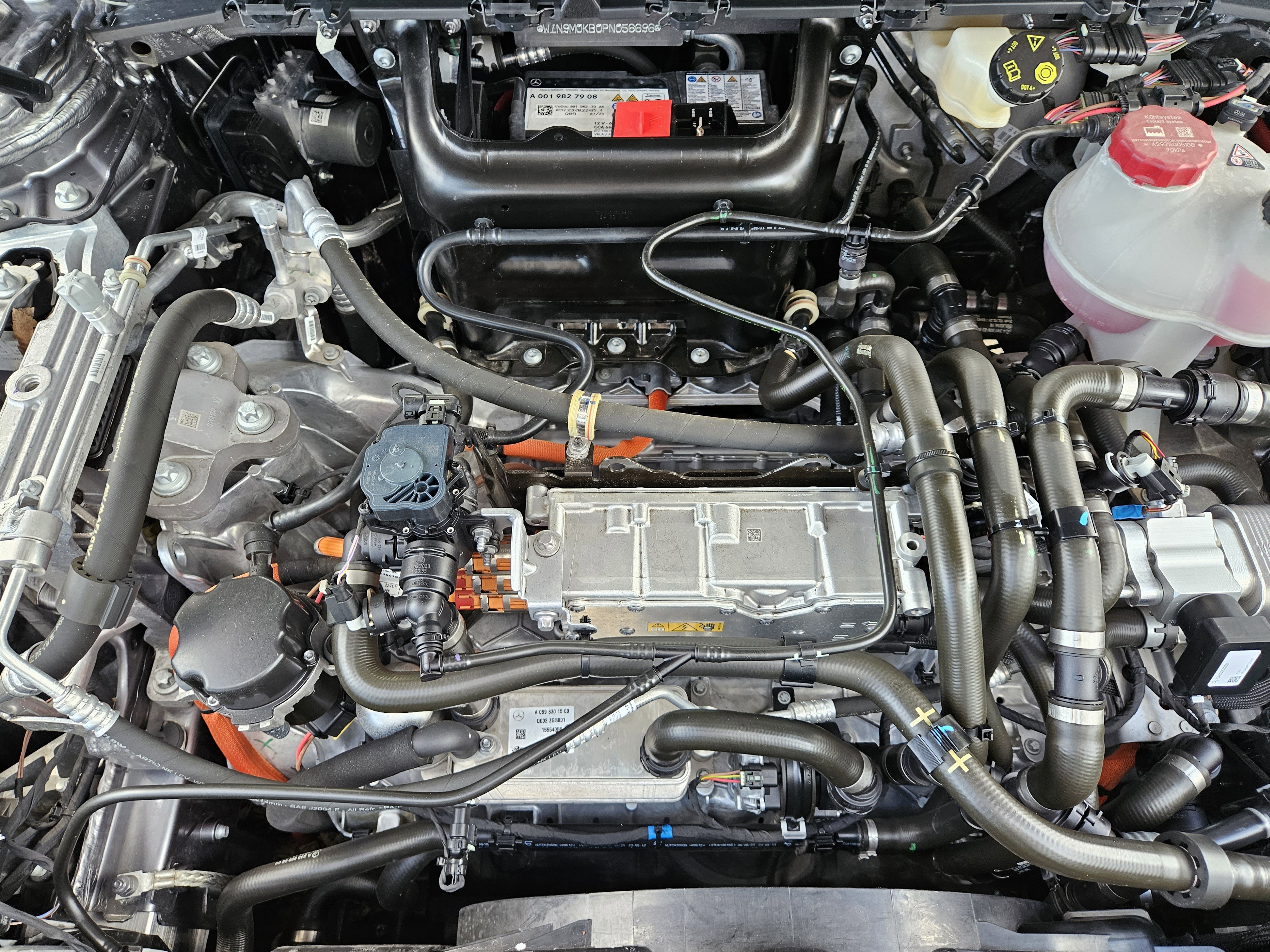 Certified 2023 Mercedes-Benz EQB 300 4MATIC image 31