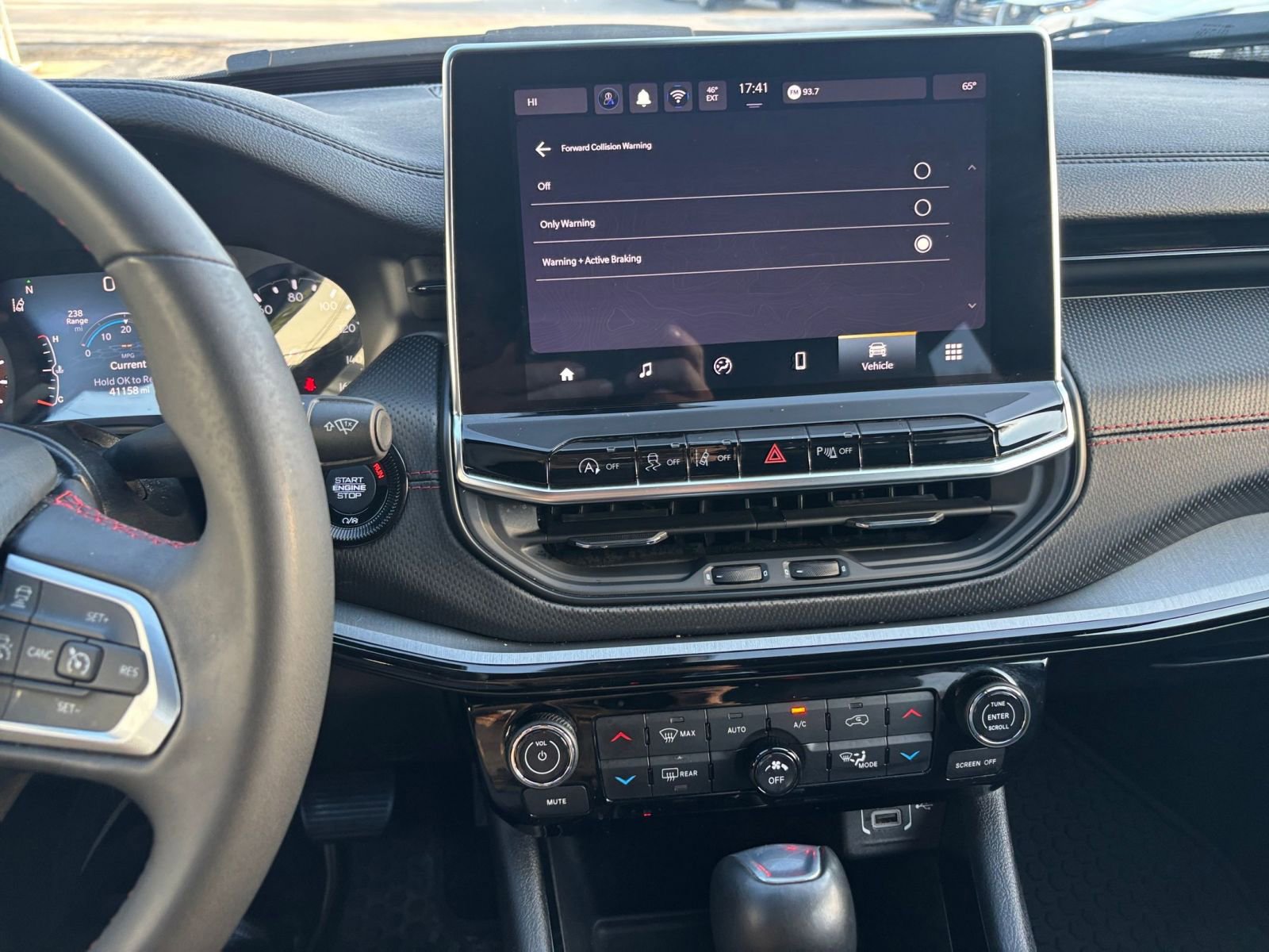 Used 2025 Jeep Compass Trailhawk w/ Trailer Tow Group image 17