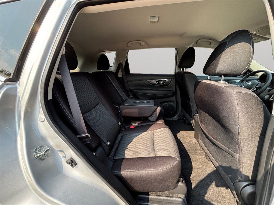 Used 2020 Nissan Rogue SV w/ Premium Package FWD image 40