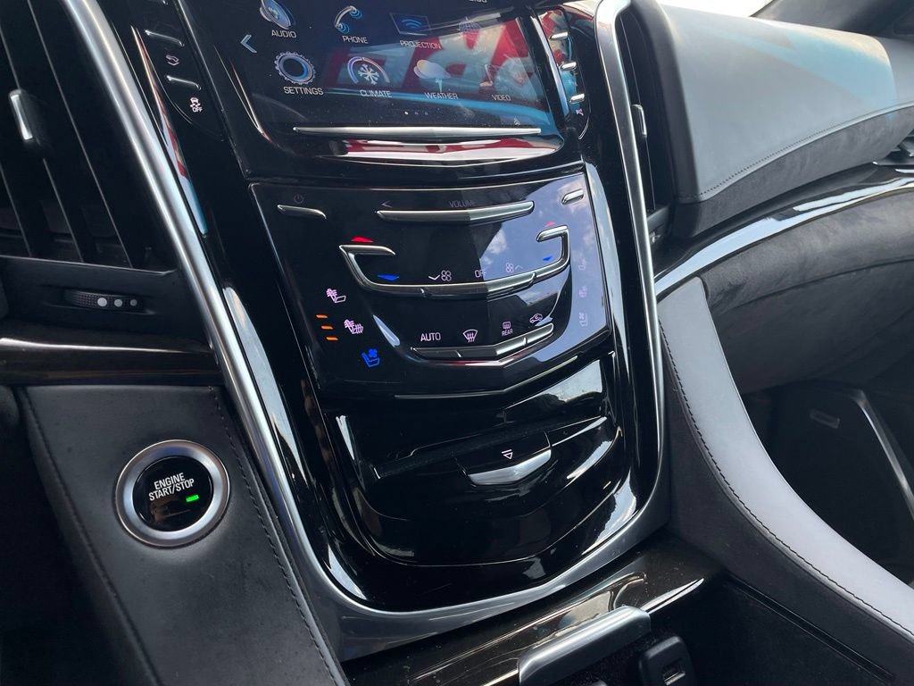 Used 2020 Cadillac Escalade Platinum AWD/4WD image 18