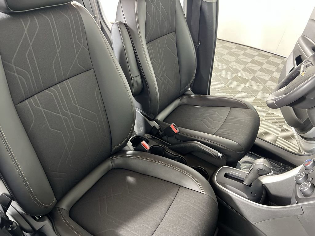 Used 2022 Chevrolet Trax LT w/ LT Convenience Package image 27