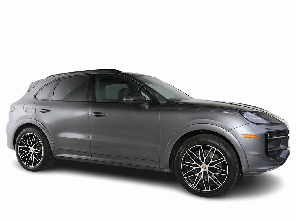 Used 2025 Porsche Cayenne image 12