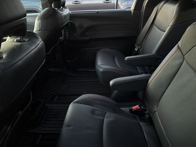 Certified 2024 Toyota Sienna XSE image 5