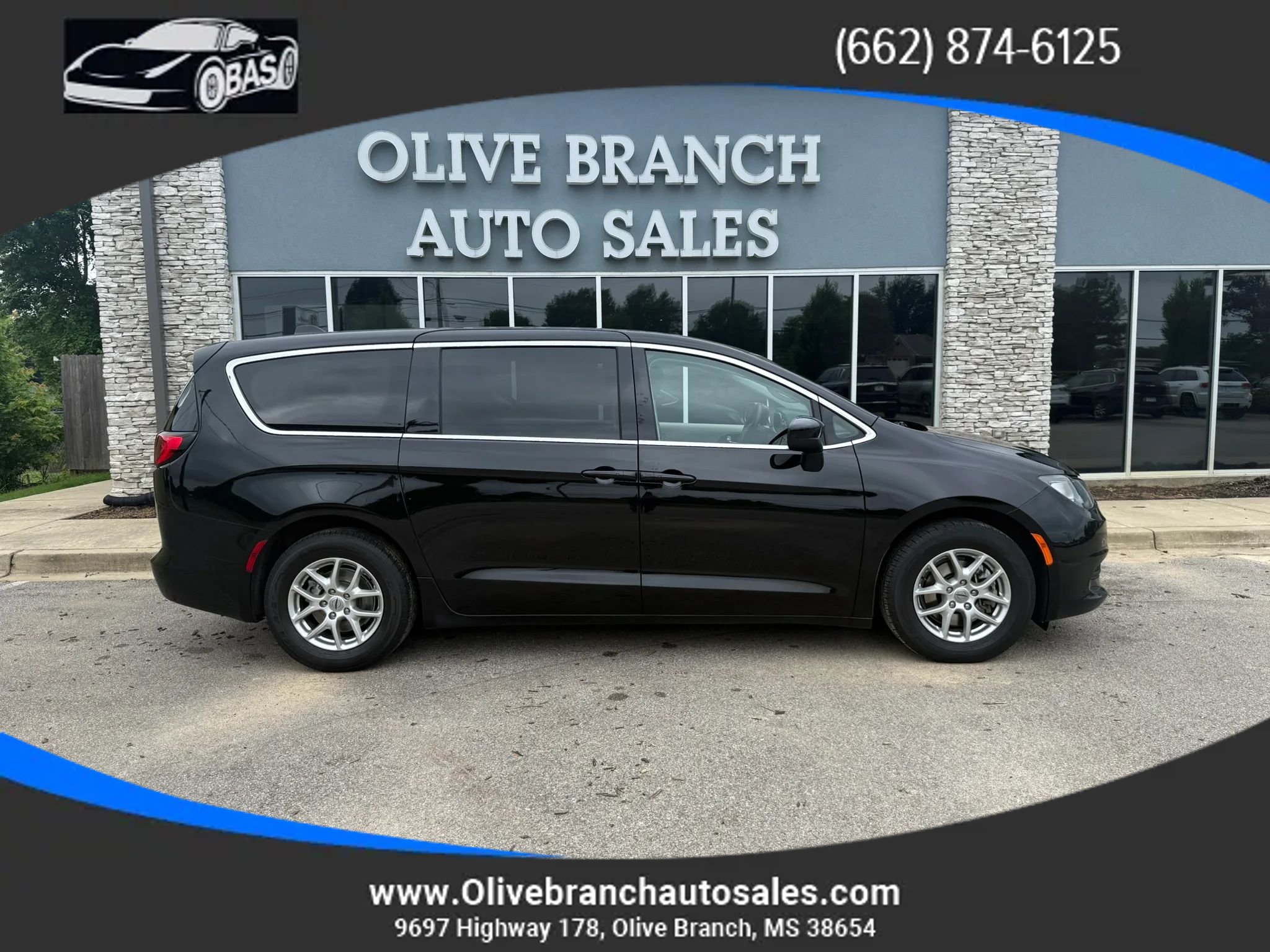 Used 2024 Chrysler Voyager LX FWD image 1