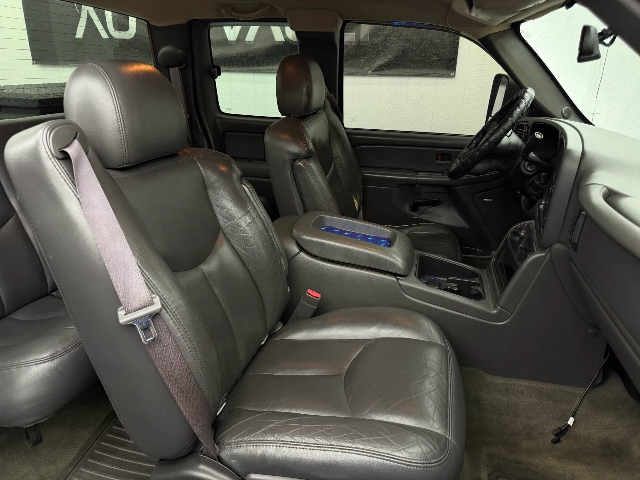 Used 2004 Chevrolet Silverado 1500 LT w/ Light Duty Power Package image 6