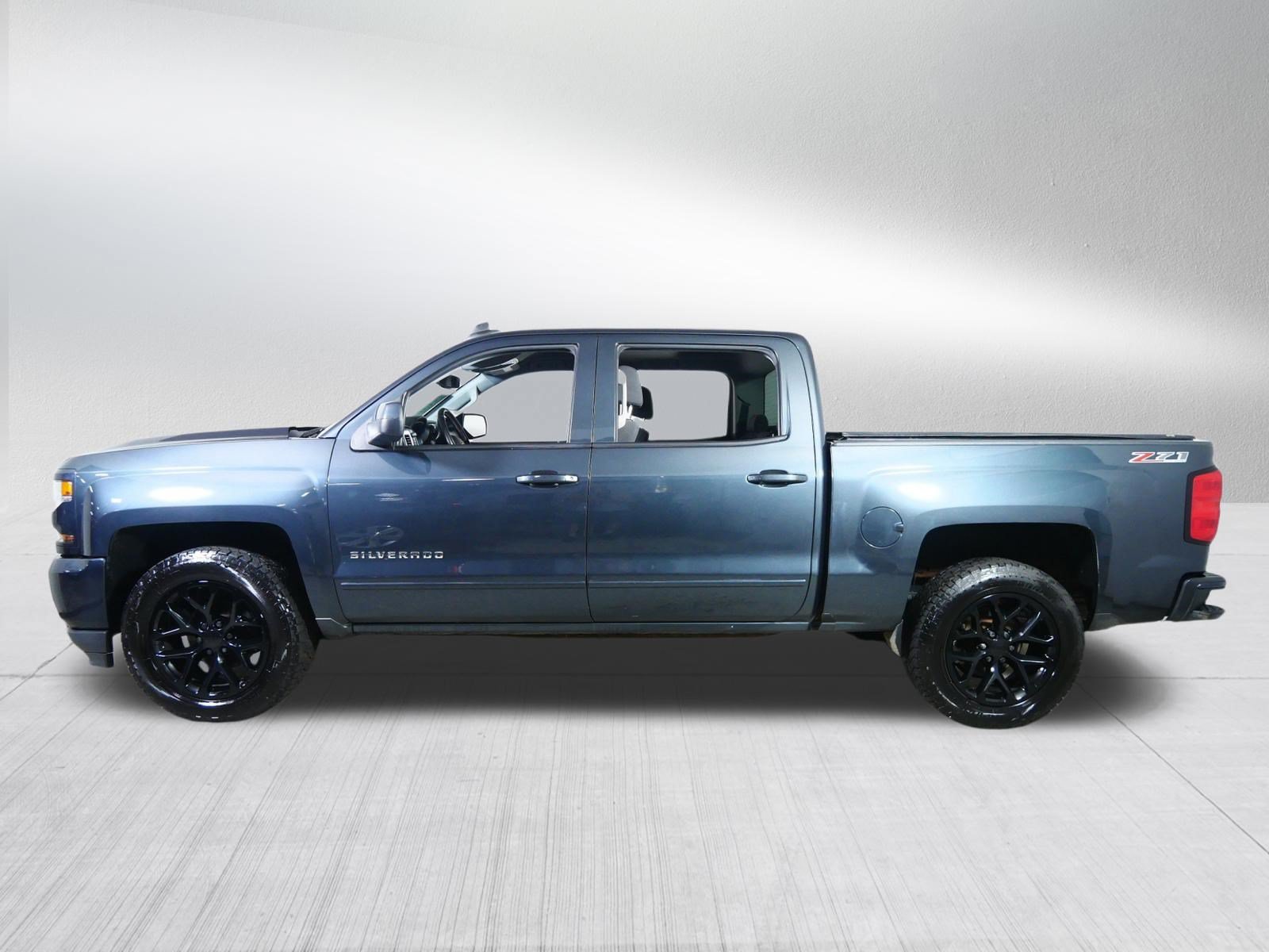 Used 2017 Chevrolet Silverado 1500 LT w/ All Star Edition AWD/4WD image 4