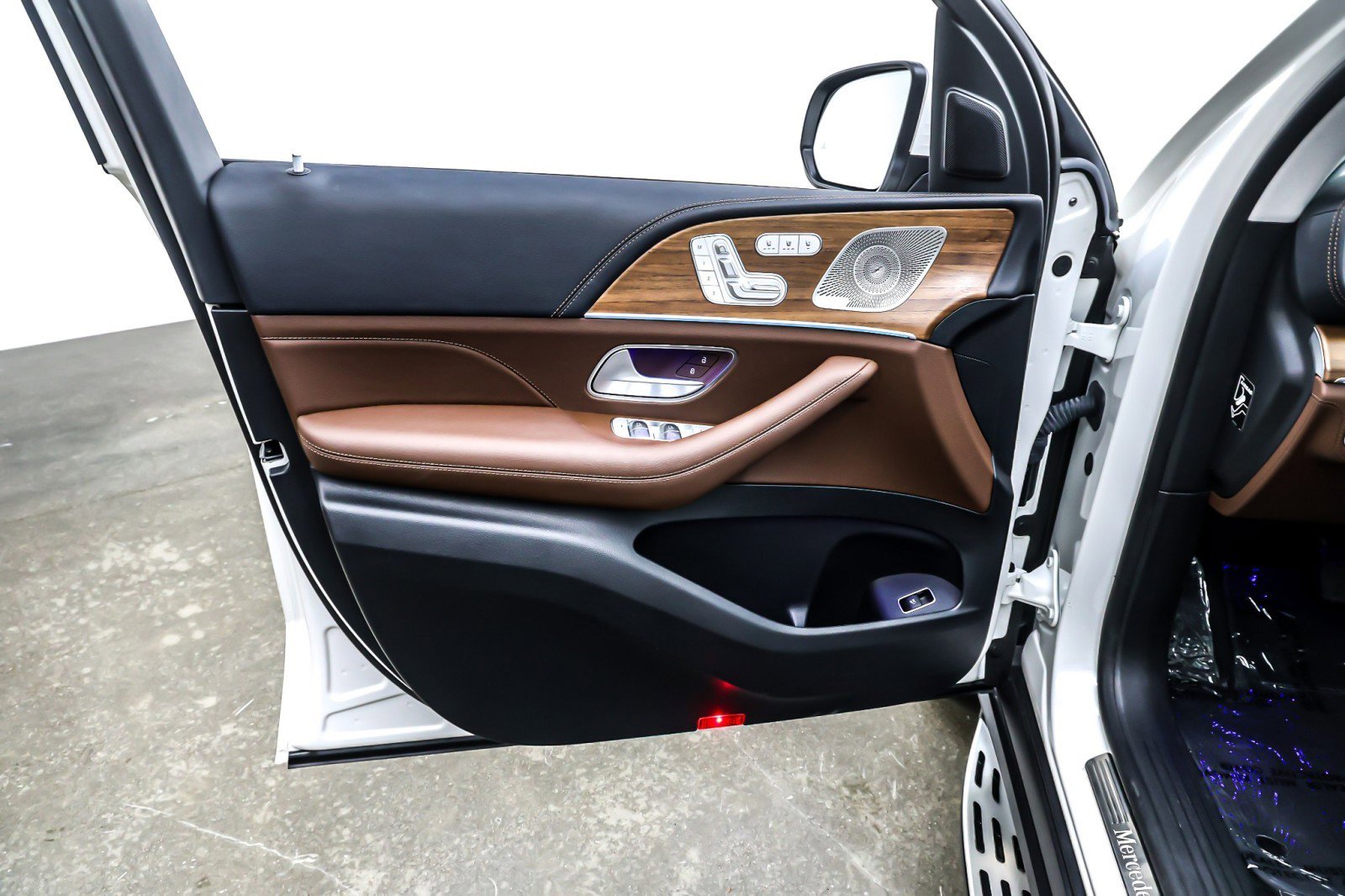 Certified 2024 Mercedes-Benz GLS 450 4MATIC image 23