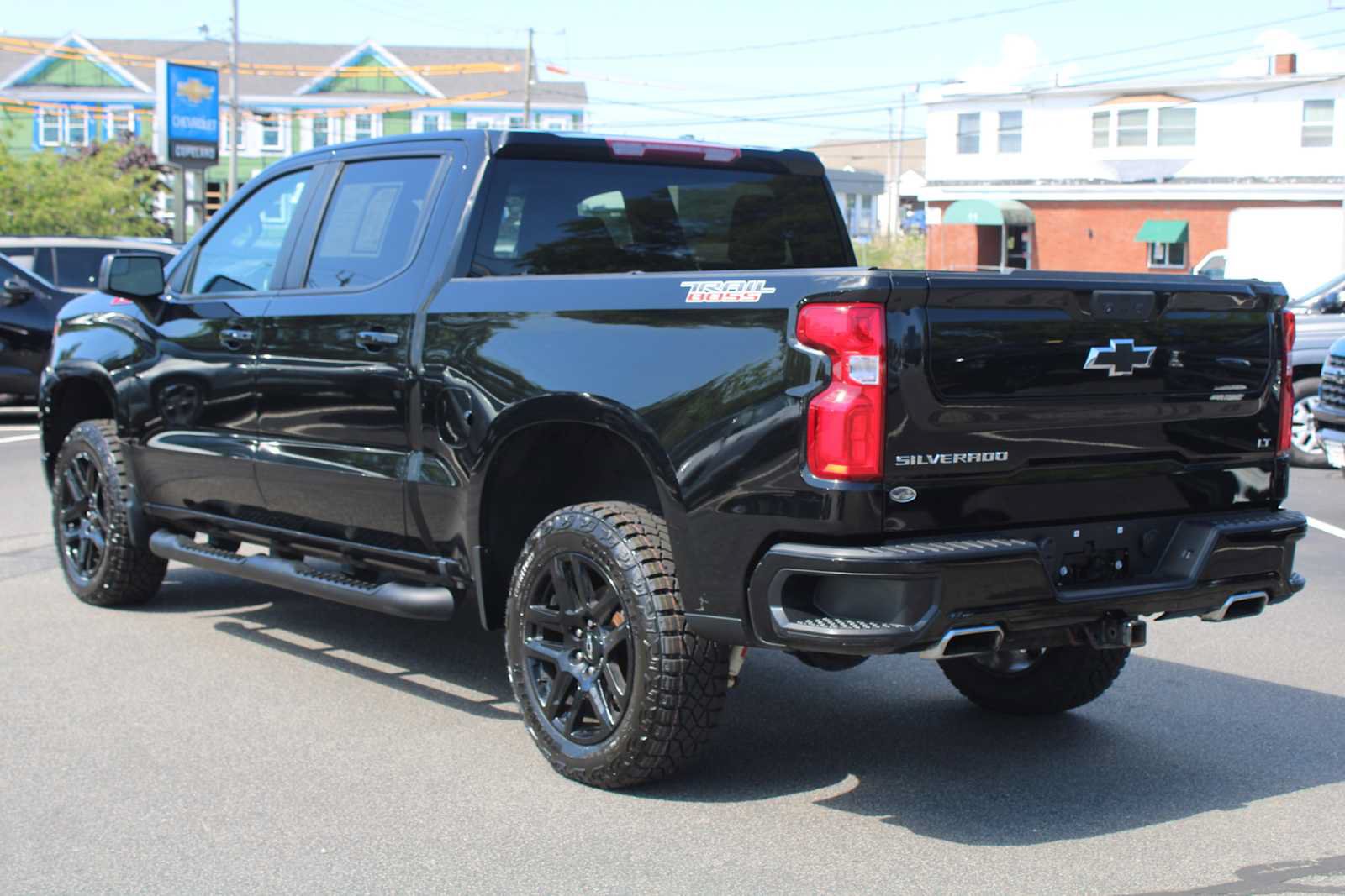 Used 2022 Chevrolet Silverado 1500 LT Trail Boss w/ Protection Package AWD/4WD image 5