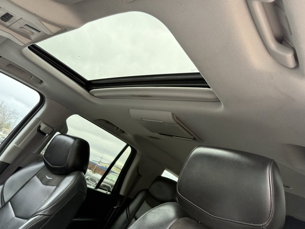 Used 2017 Cadillac Escalade Luxury image 13