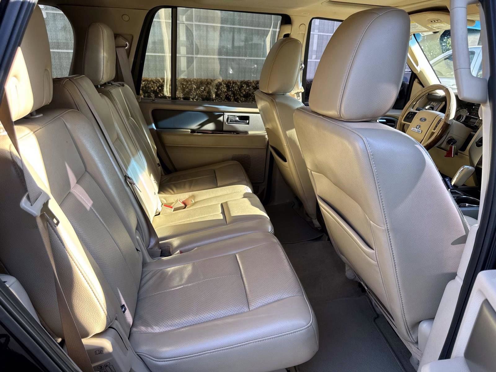 Used 2013 Ford Expedition XLT image 17
