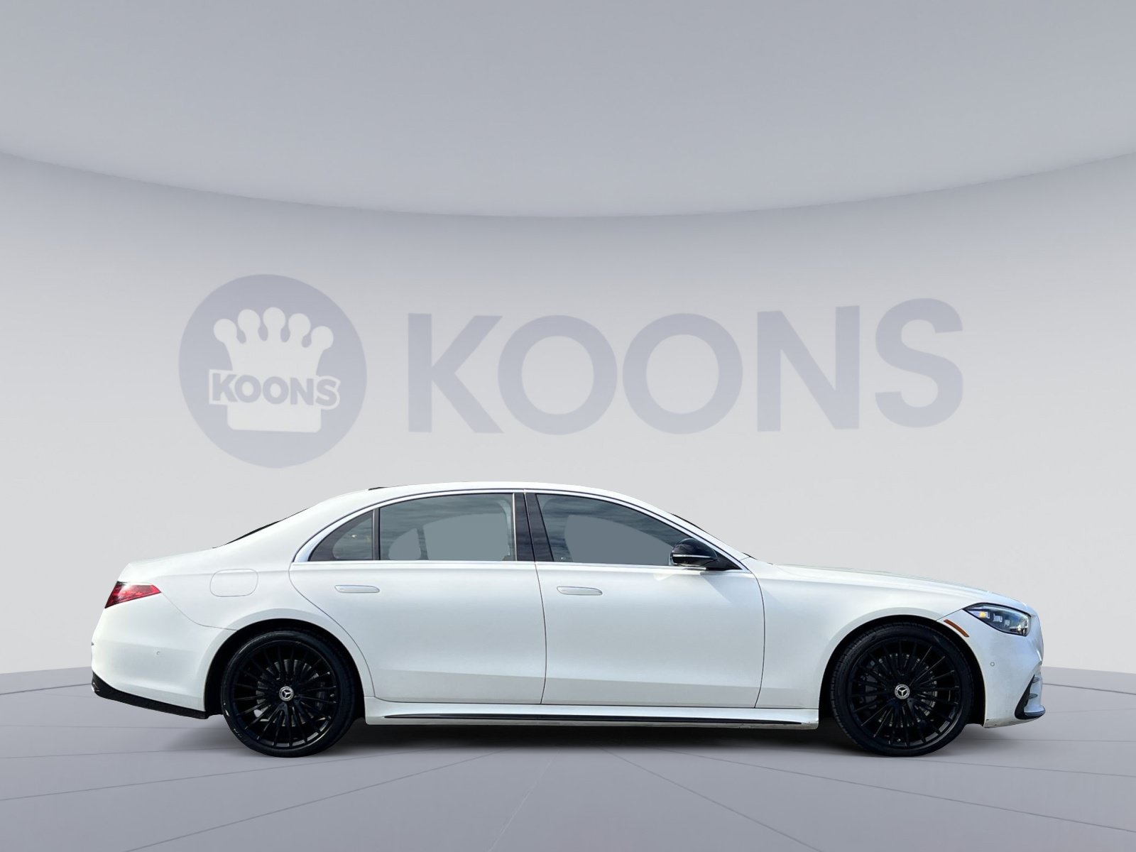 Used 2022 Mercedes-Benz S 500 4MATIC w/ AMG Line Package image 14