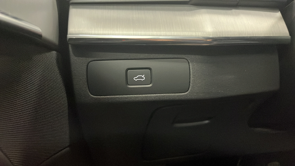 Used 2023 Volvo XC90 B5 Core AWD/4WD image 34