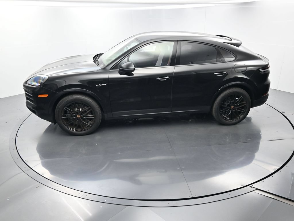 Certified 2026 Porsche Cayenne E-Hybrid Coupe AWD/4WD image 35