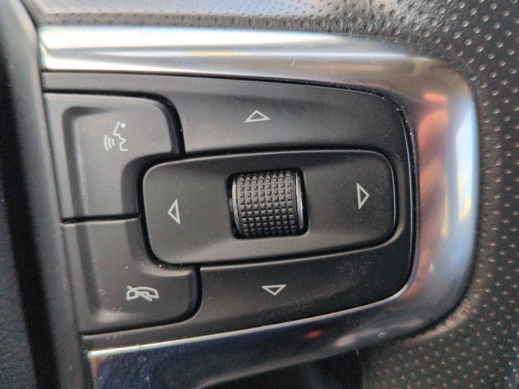 Used 2025 Chevrolet Blazer LT AWD/4WD image 21