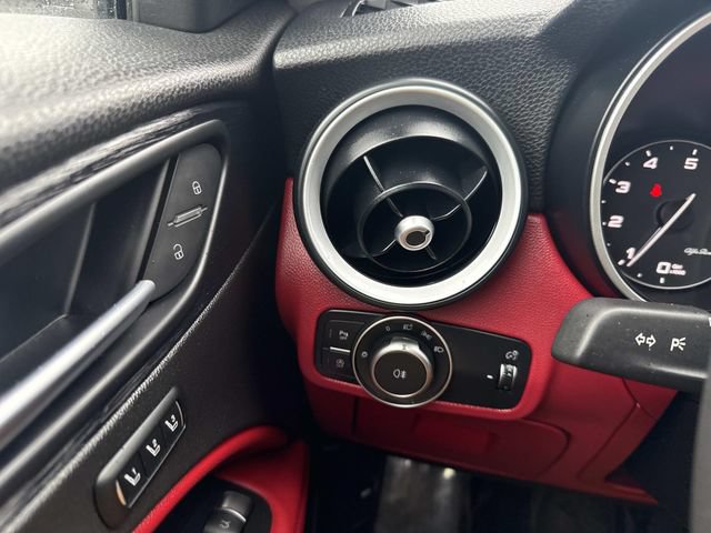 Used 2020 Alfa Romeo Stelvio AWD w/ Nero Edizione image 33