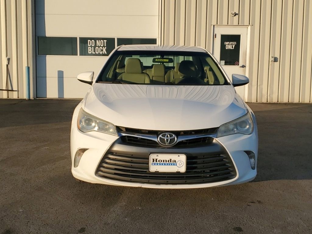 Used 2015 Toyota Camry LE image 2