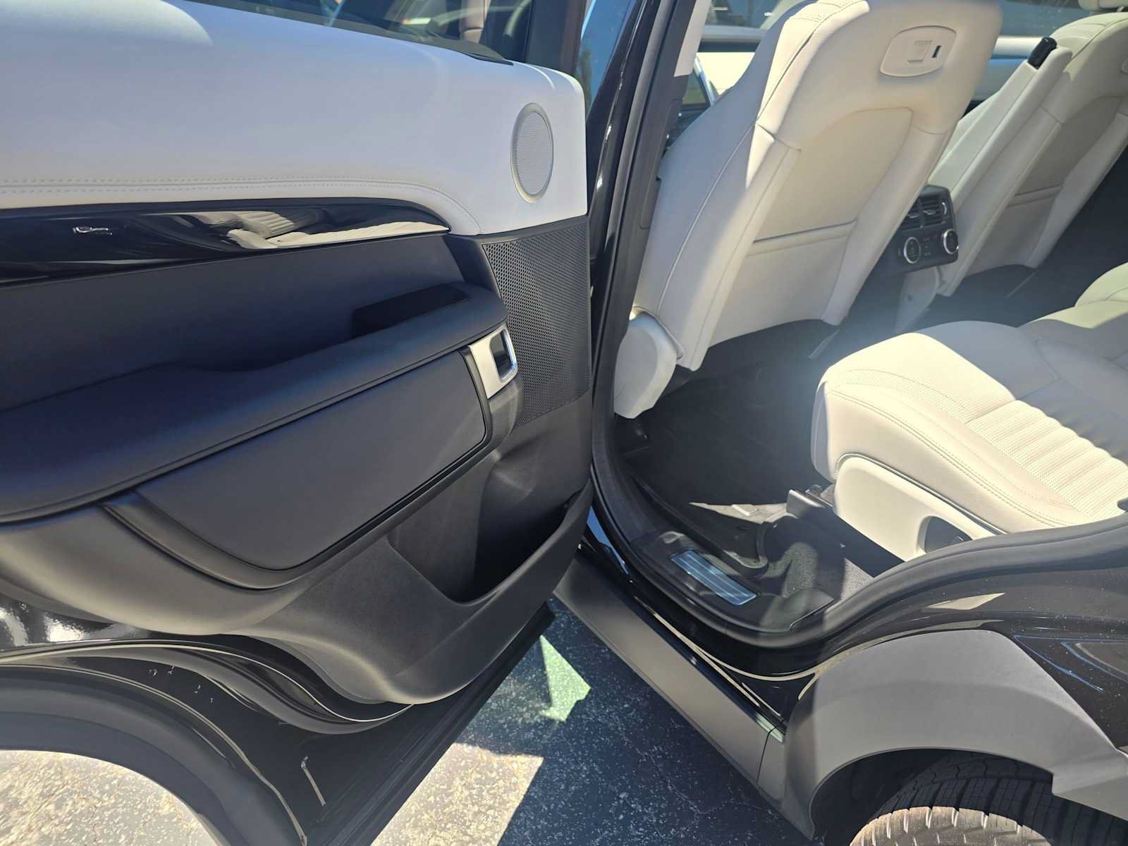 New 2026 Land Rover Discovery S AWD/4WD image 16