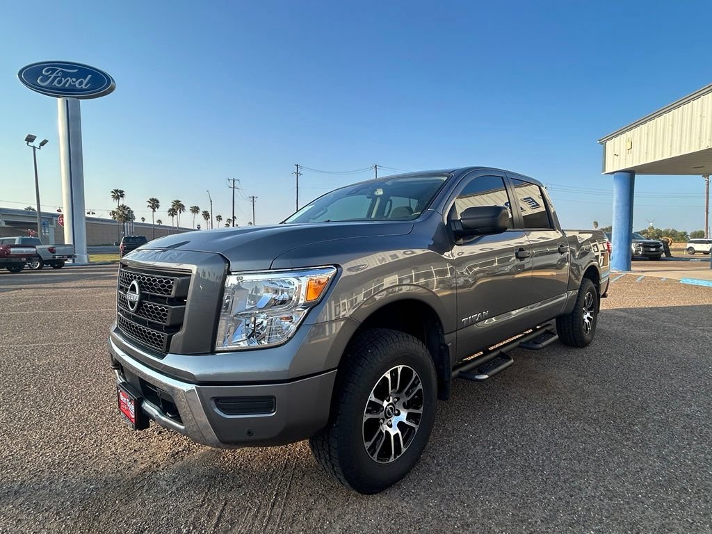 Used 2024 Nissan Titan SV w/ SV Convenience Package AWD/4WD image 3