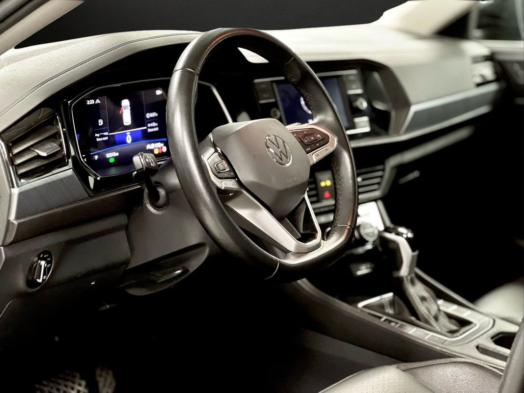 Used 2024 Volkswagen Jetta SE image 16