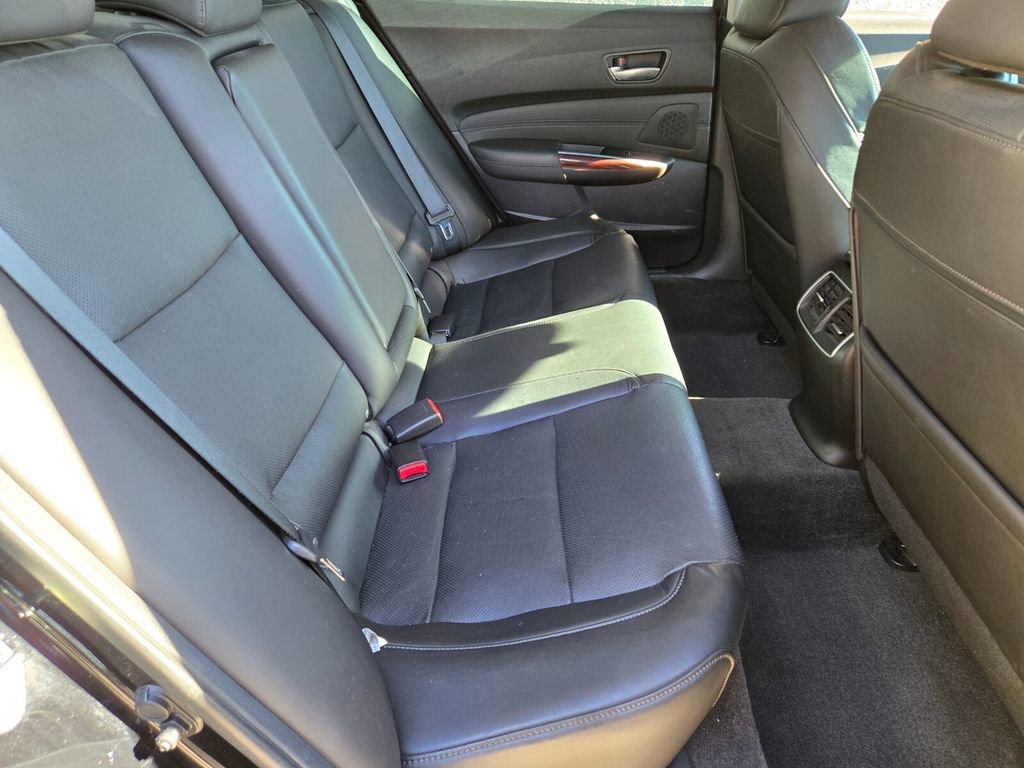 Used 2017 Acura TLX w/ Technology Package FWD image 18