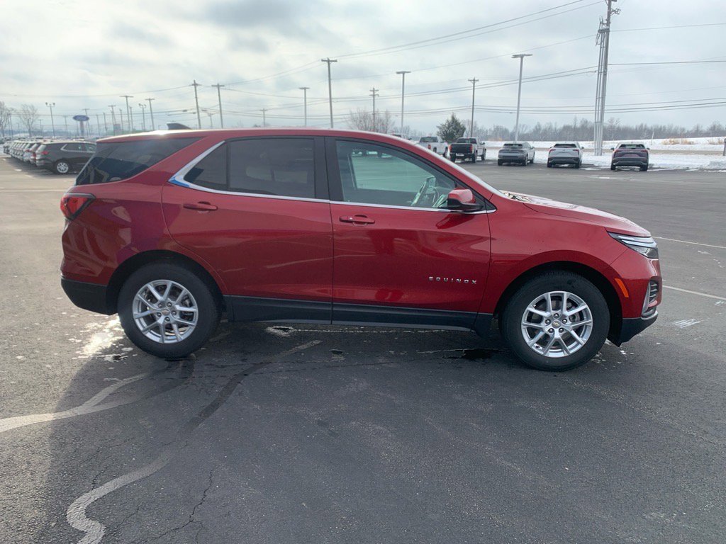 Used 2024 Chevrolet Equinox LT w/ LPO, Floor Liner Package image 3