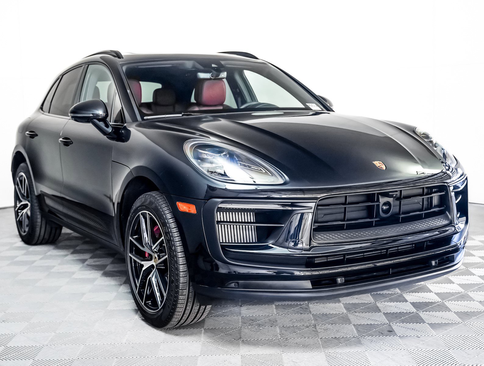 Used 2025 Porsche Macan S image 8
