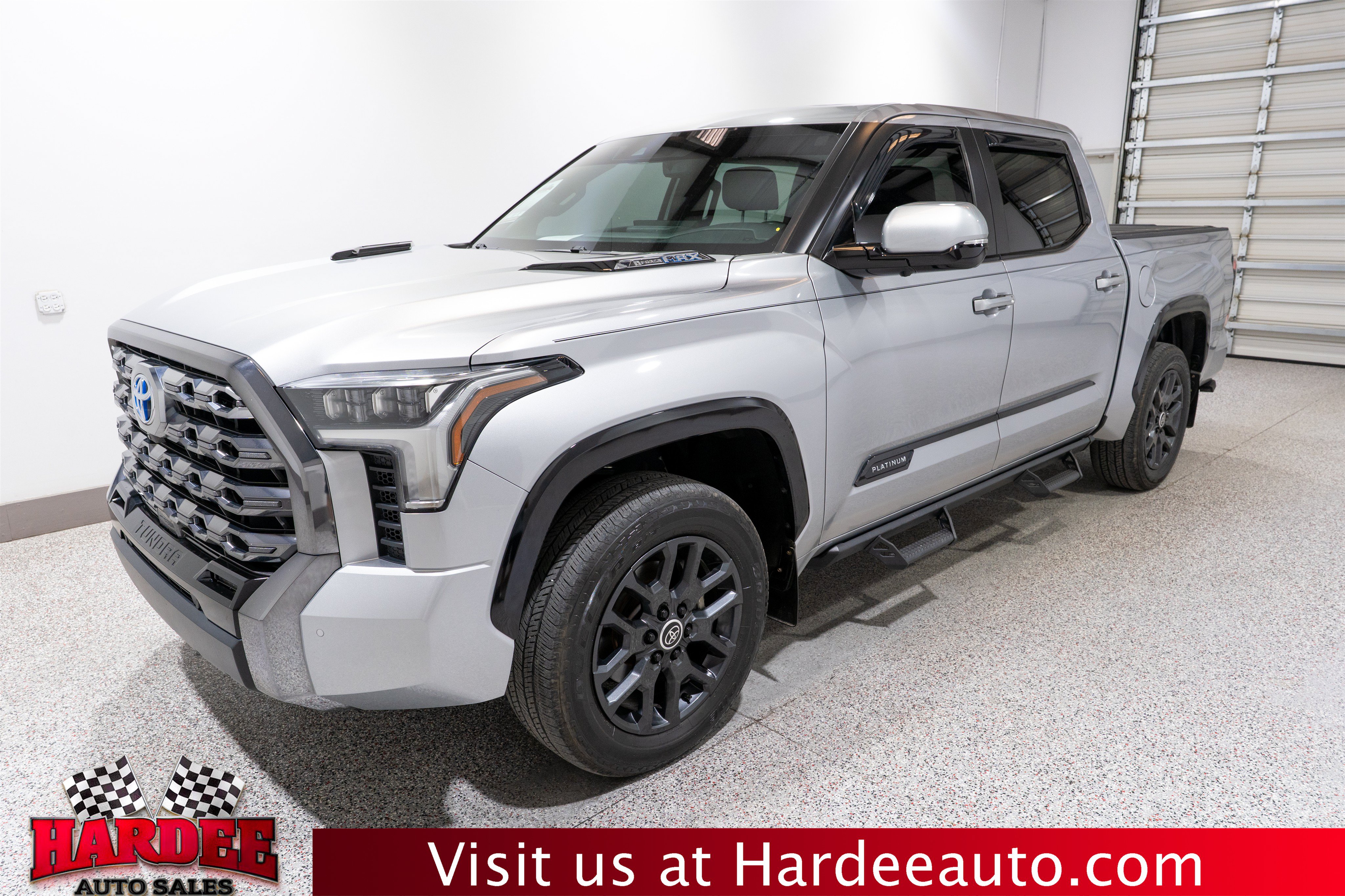 Used 2024 Toyota Tundra Platinum AWD/4WD image 2