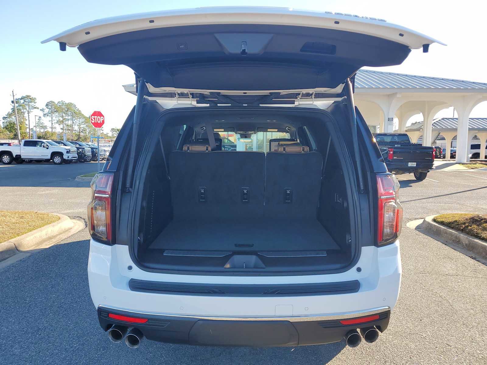 Certified 2024 Chevrolet Suburban Premier image 5