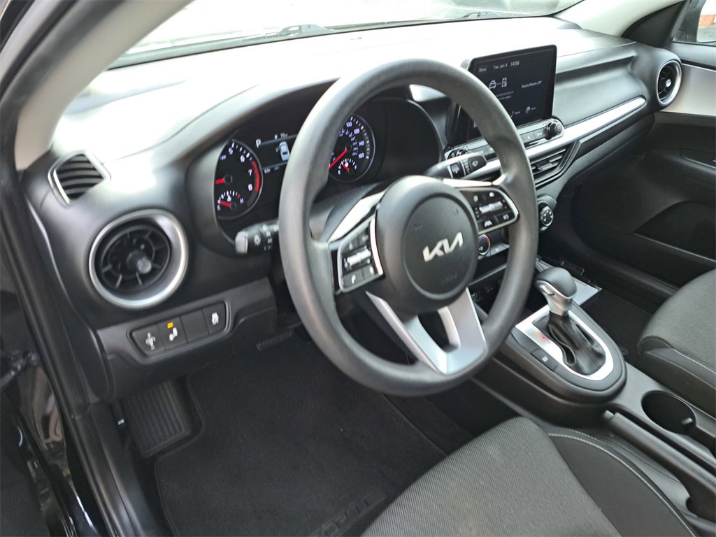 Used 2022 Kia Forte LXS w/ LXS Technology Package image 7