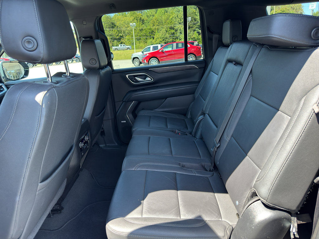 Used 2023 Chevrolet Suburban LT image 21